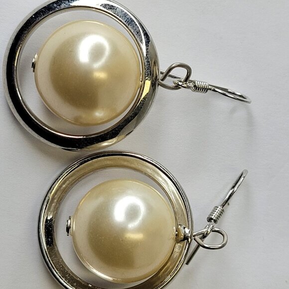 Faux Pearl Dangle Earrings - Picture 3 of 12